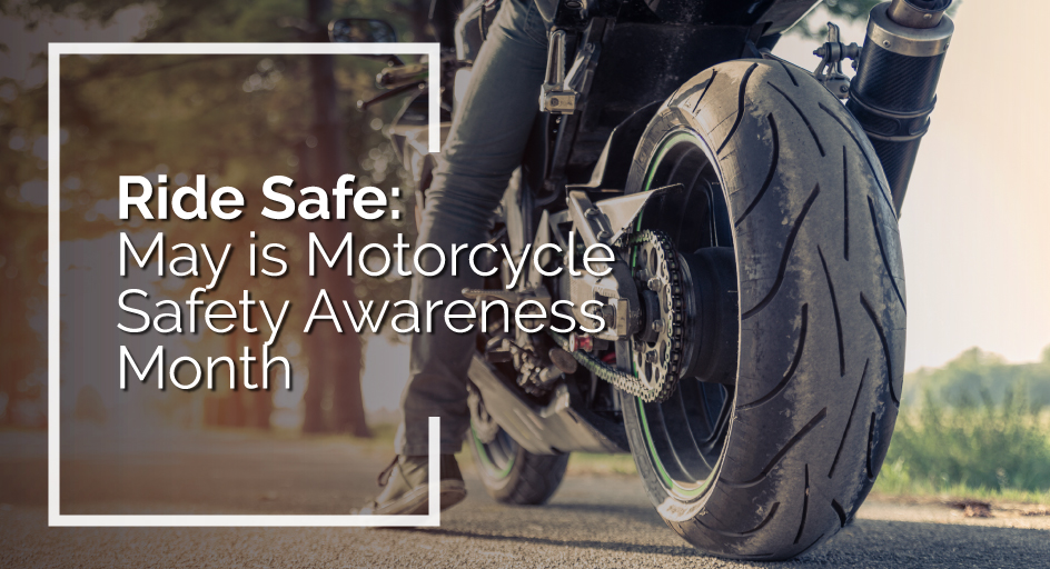 blog image of a motorcycle rider practicing safety